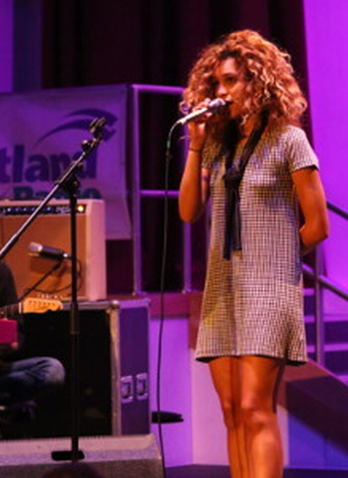 IZZY BIZU (OS 12):
Singer, supported Coldplay and Sam Smith and performed at Glastonbury. Seen here performing at the School.