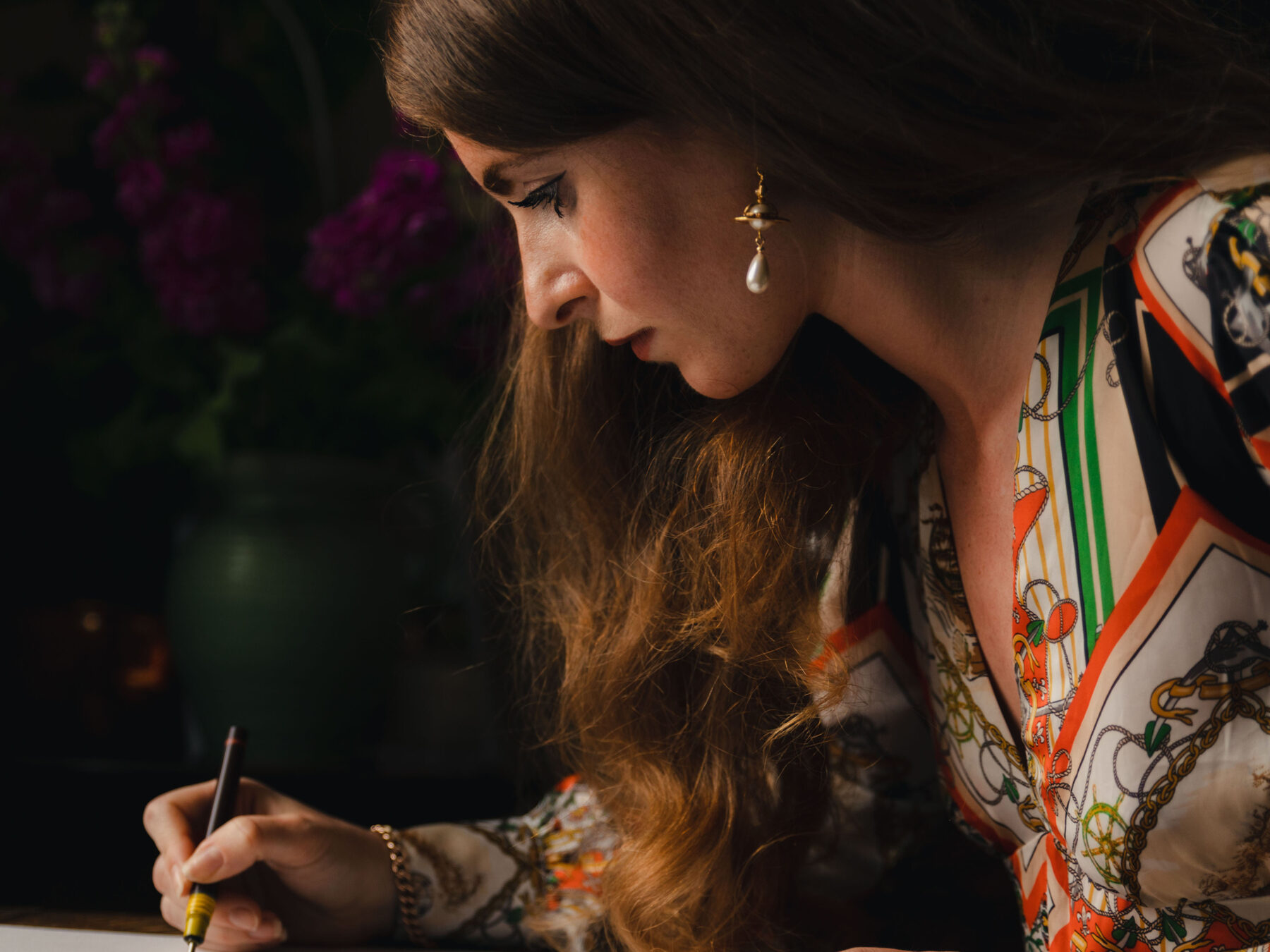 EMILY CARTER (OS 10):
Award-winning fashion designer