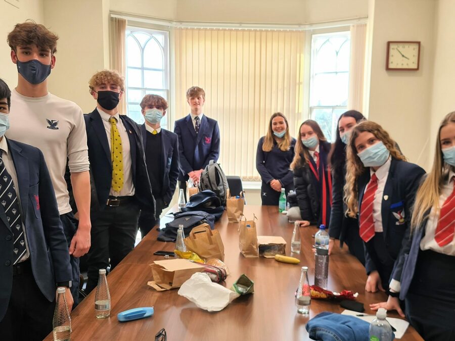 Economics students present to Cambridge Economists