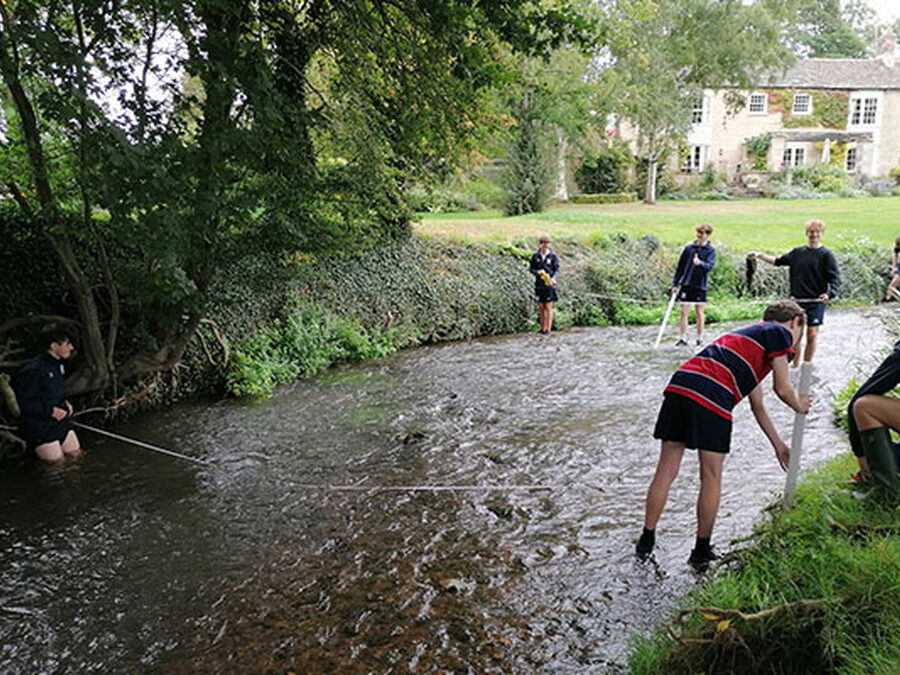 Y11 'dive in' to Geography at the River Qwash