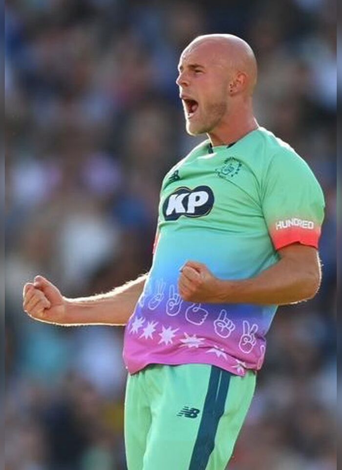 ZAK CHAPPELL (OS 2014):
Professional fast bowler who has represented Leicestershire, Nottinghamshire and Derbyshire in county cricket.